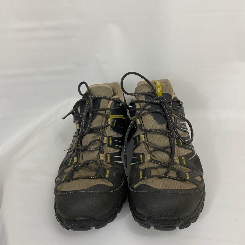 Salomon women SZ8 US (373291) Gortex Hiking shoe